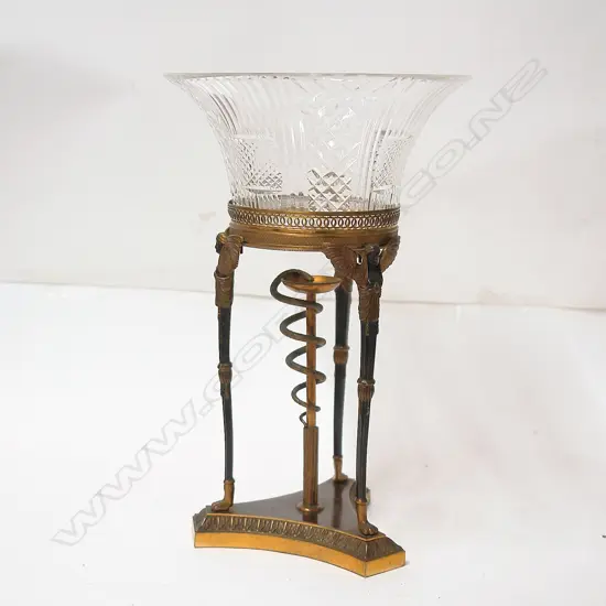 A c.1900 Egyptian Revival fine cast bronze table centrepiece with fitted cut crystal bowl