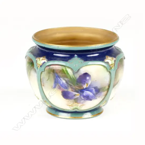 A Hadley's Worcester small table jardinière