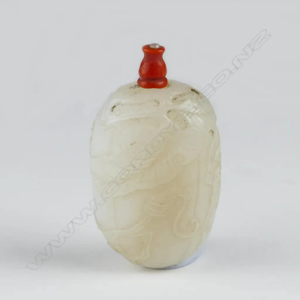 A Chinese mutton fat jade snuff bottle Image 1++
