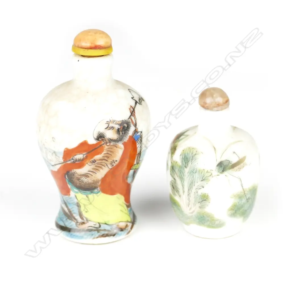 Two Chinese porcelain snuff bottles Image 1++