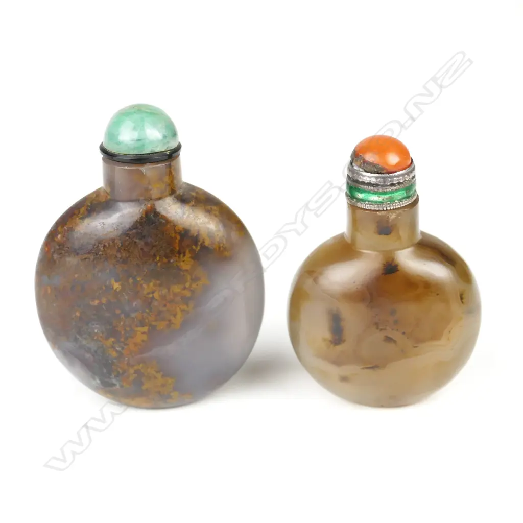 Two Chinese moss agate snuff bottles Image 1++