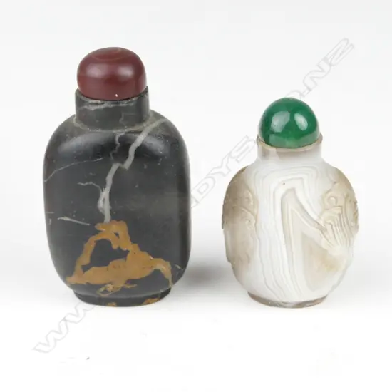 Two Chinese agate snuff bottles