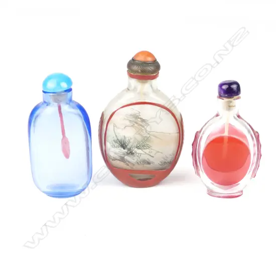 Three Chinese glass snuff bottles