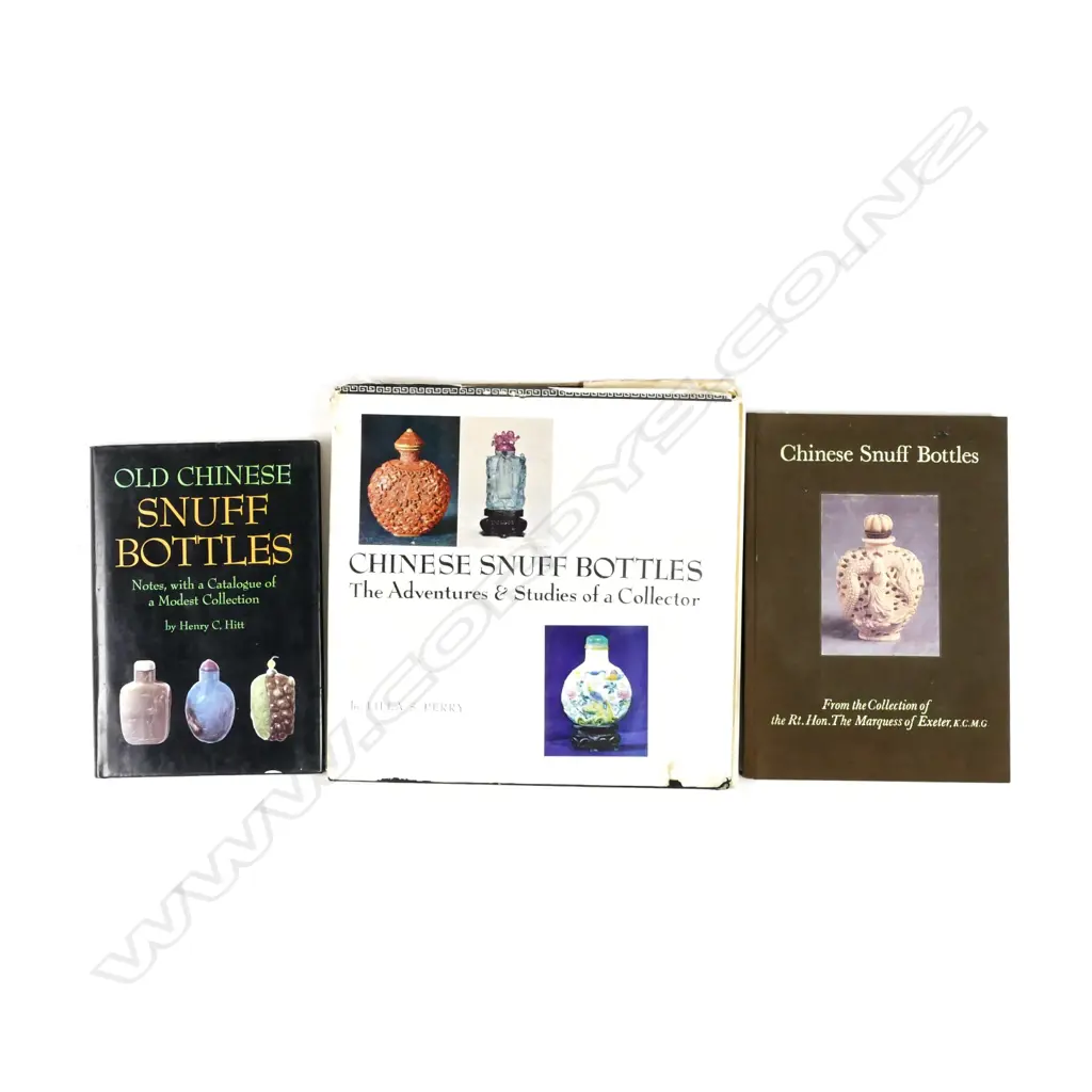 Three reference books on Chinese snuff bottles Image 1++