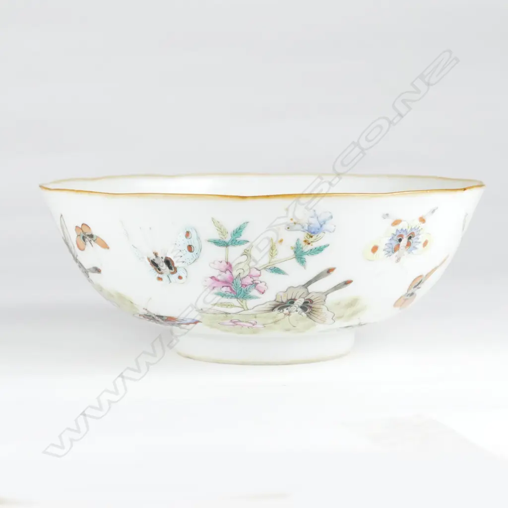 A Chinese famille rose bowl Image 1++