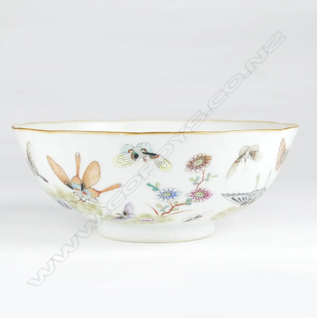 A Chinese famille rose bowl Image 1++