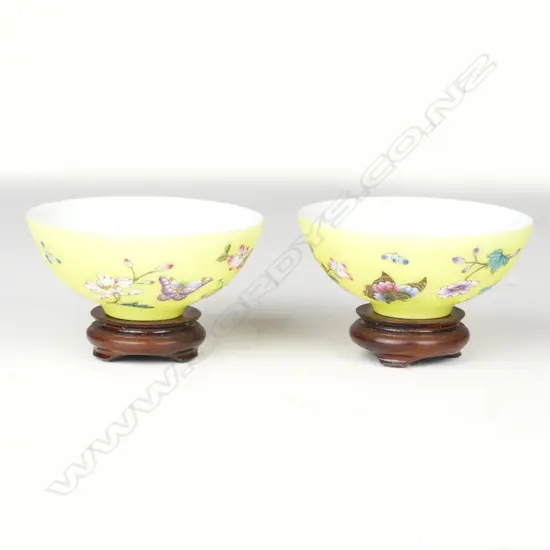 A pair of Chinese enamel tea bowls