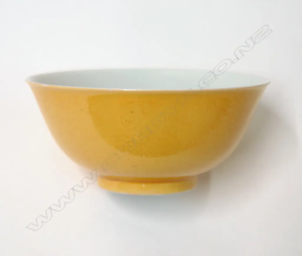 A Chinese Imperial yellow bowl Image 1++