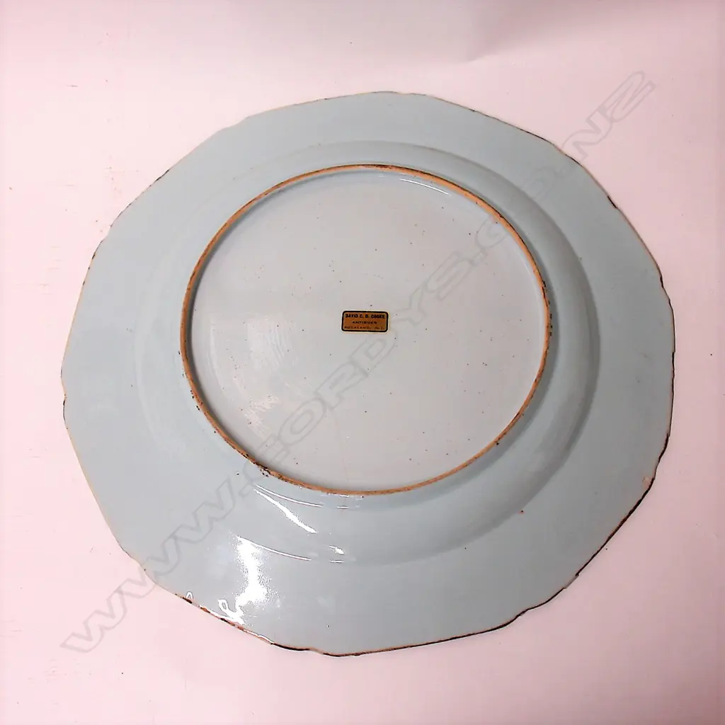 A large 17th/18thC Chinese export blue and white plate Image 1++