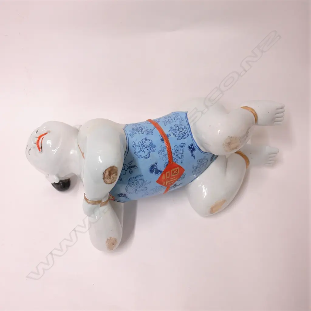 An old Chinese Imperial quality porcelain pillow Image 1++