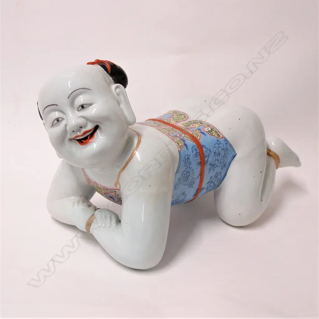 An old Chinese Imperial quality porcelain pillow Image 1++
