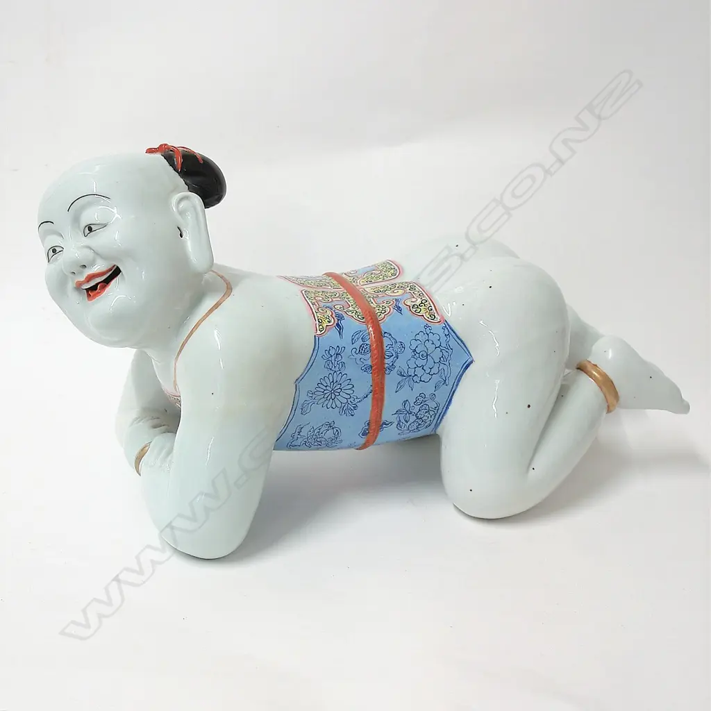 An old Chinese Imperial quality porcelain pillow Image 1++