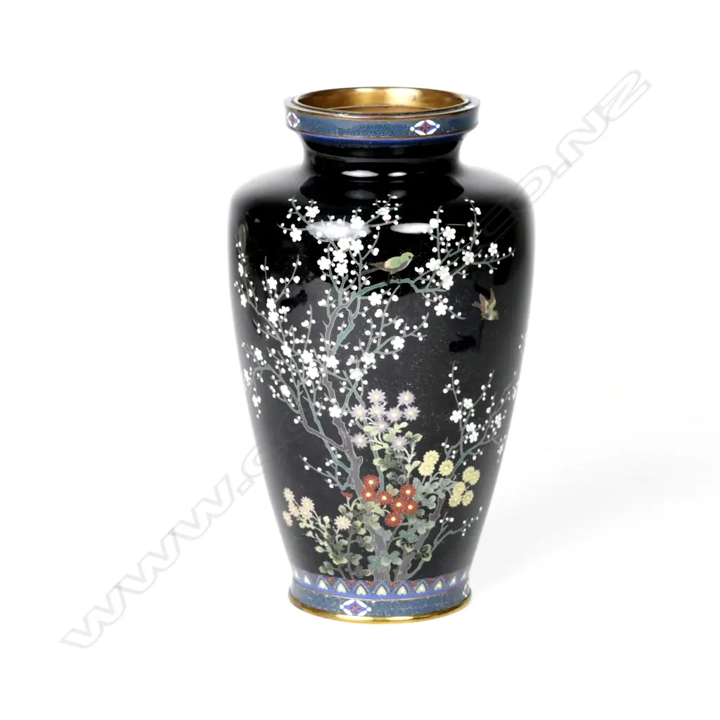 A Japanese cloisonné vase in the manner of Hayashi Kodenji Image 1++