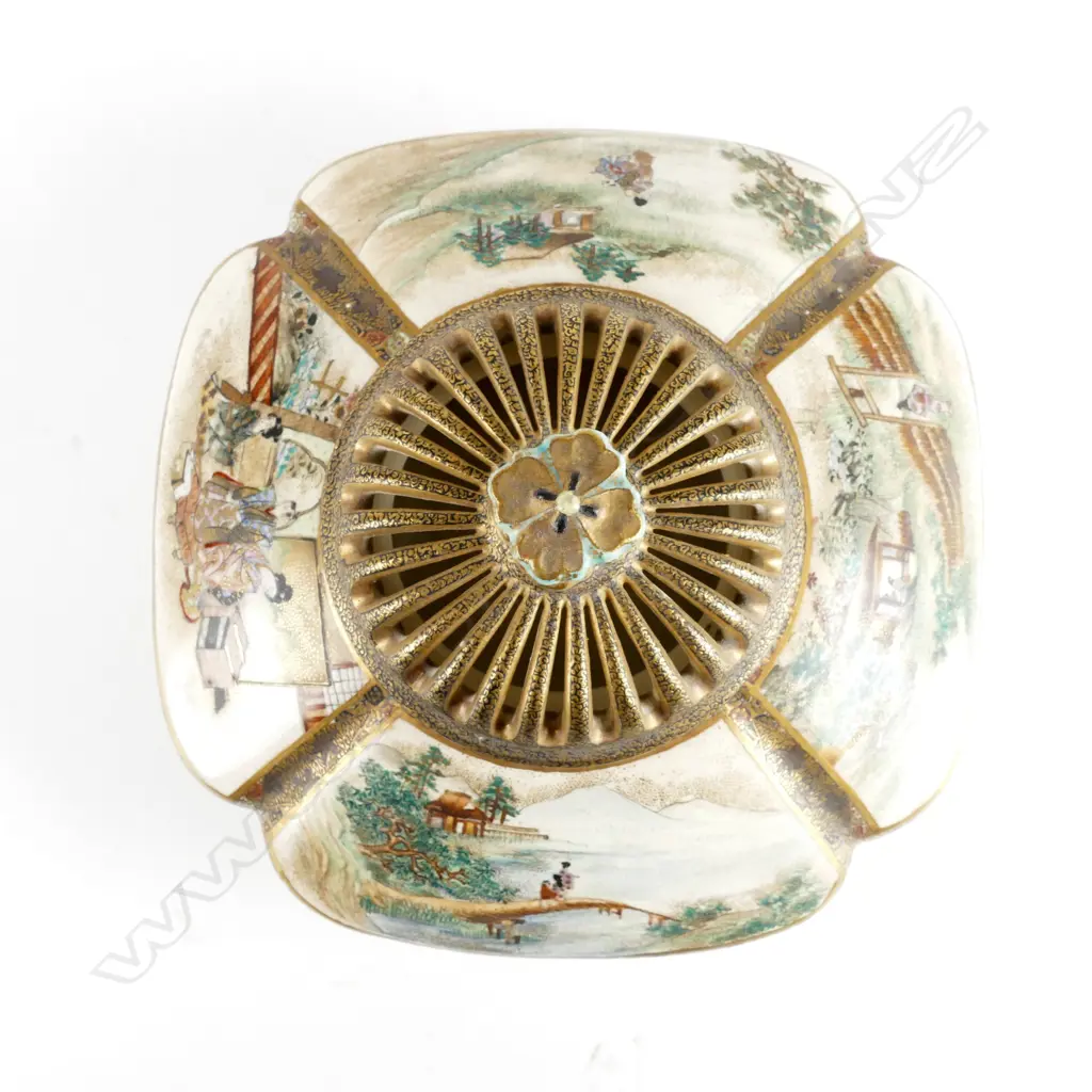 A Japanese Satsuma koro Image 1++