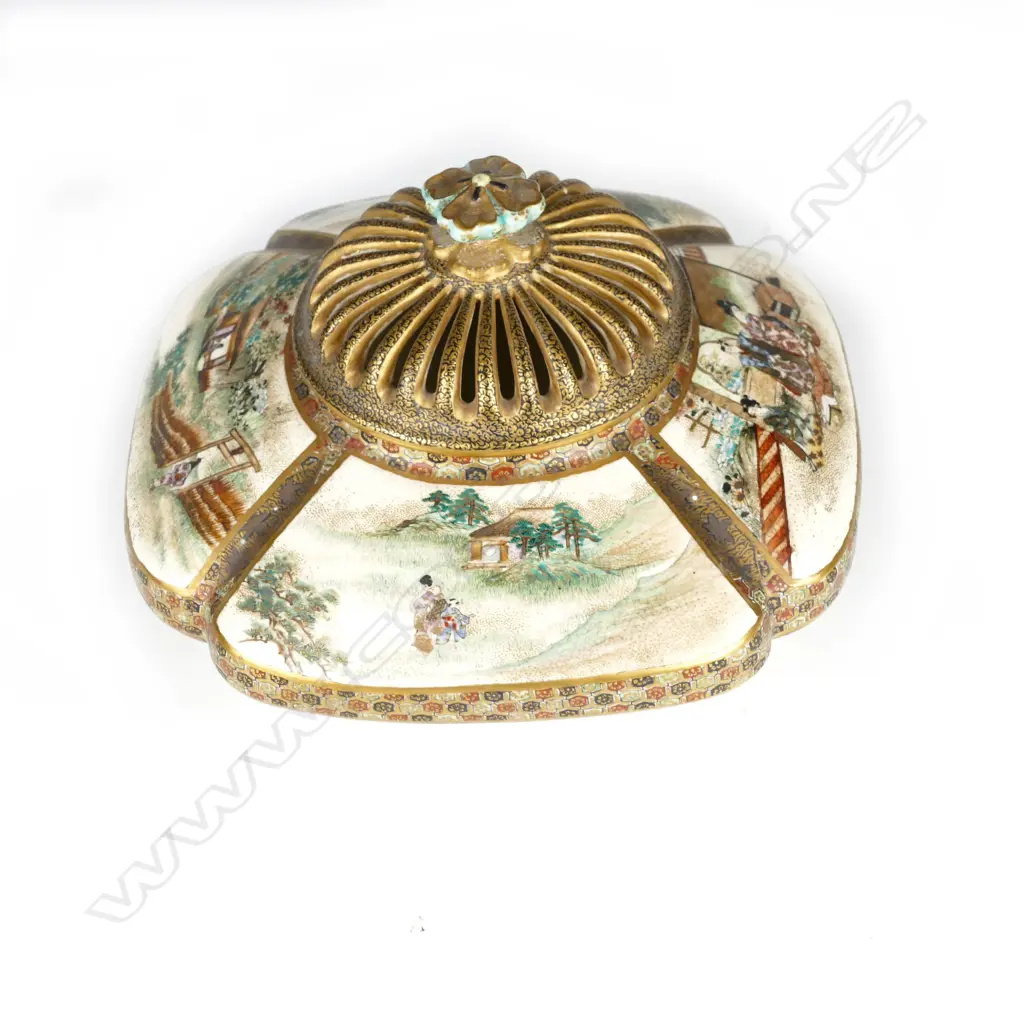 A Japanese Satsuma koro Image 1++