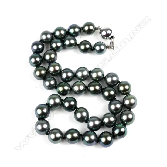 A Tahitian black pearl necklace