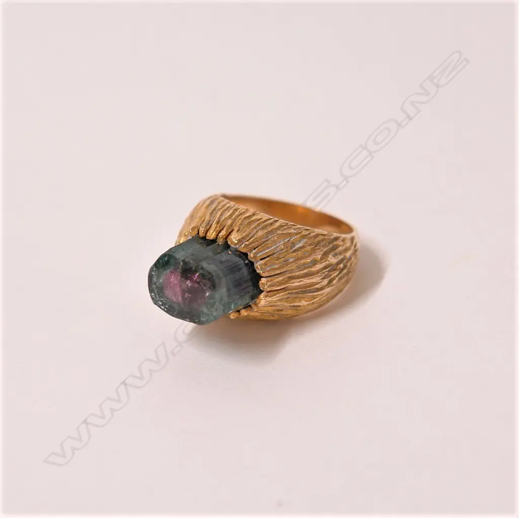 A stylish 1970s designer 9ct. yellow gold and tourmaline ring Image 1++