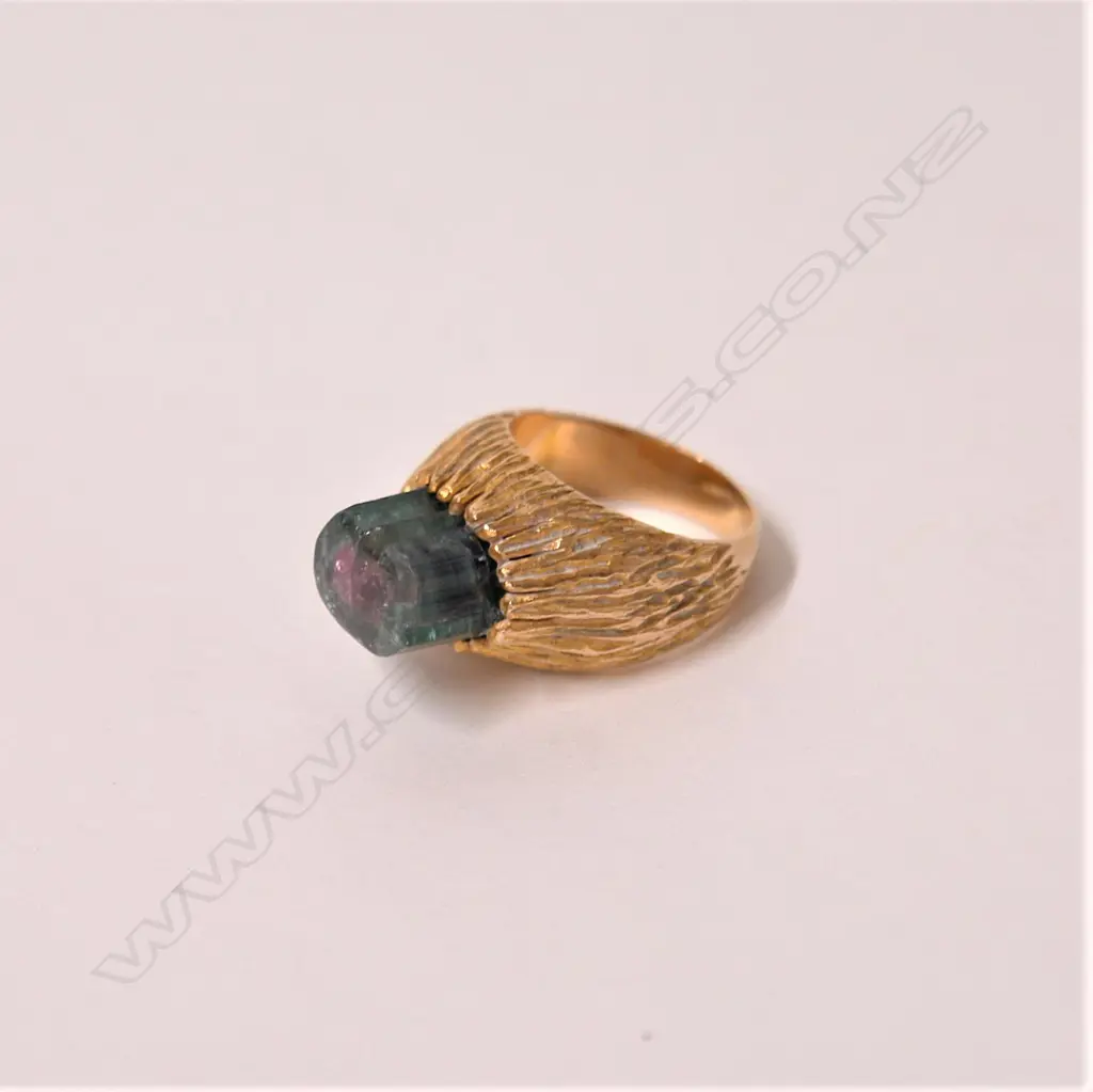 A stylish 1970s designer 9ct. yellow gold and tourmaline ring Image 1++