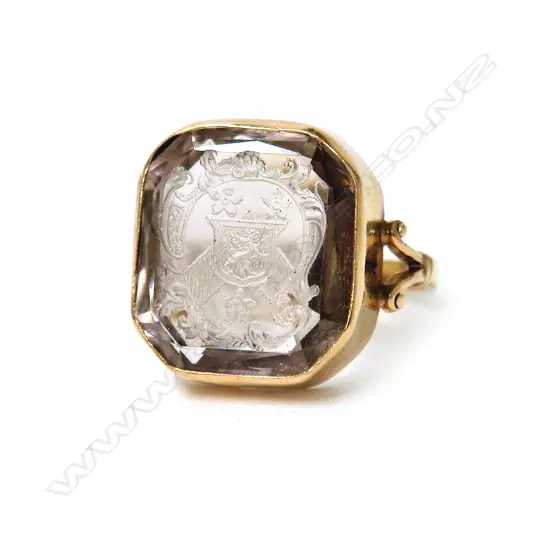 A 19thC 9ct. yellow gold and hardstone Heraldic seal ring