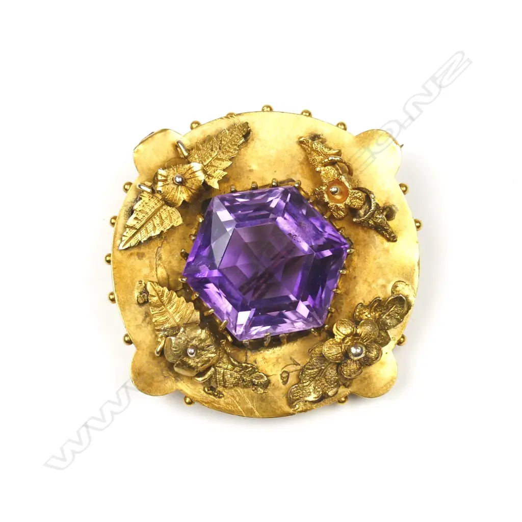 A Victorian 15ct. gold and amethyst pendant brooch Image 1++