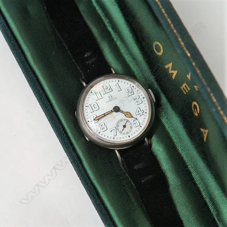 A WWI period Omega circular silver cased gentleman's wristwatch Image 1++