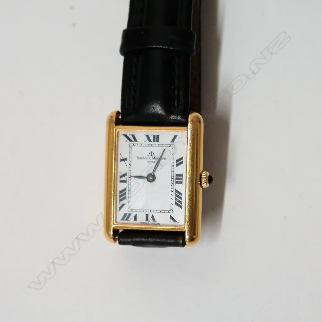 A vintage gent's Baume & Mercier 18ct. yellow gold tank wristwatch Image 1++