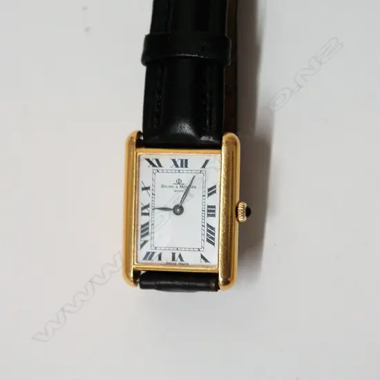 A vintage gent's Baume & Mercier 18ct. yellow gold tank wristwatch