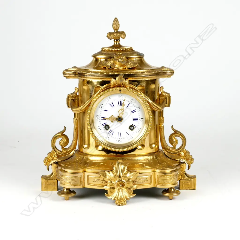 A French gilt bronze cased mantel clock Image 1++