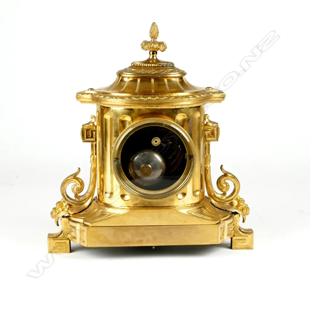 A French gilt bronze cased mantel clock Image 1++