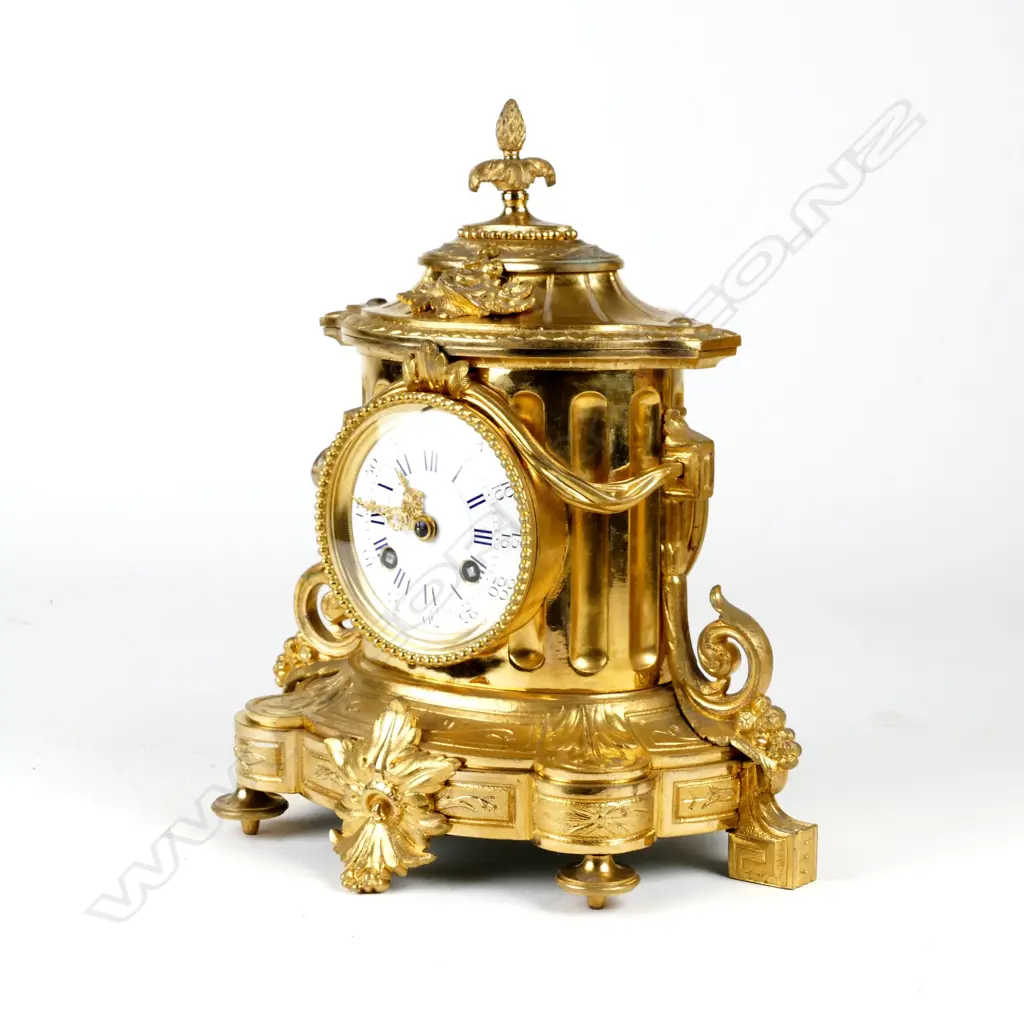 A French gilt bronze cased mantel clock Image 1++