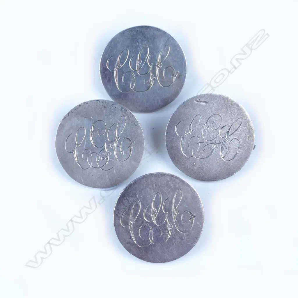 Four silver Peterson & Co. golf buttons Image 1++