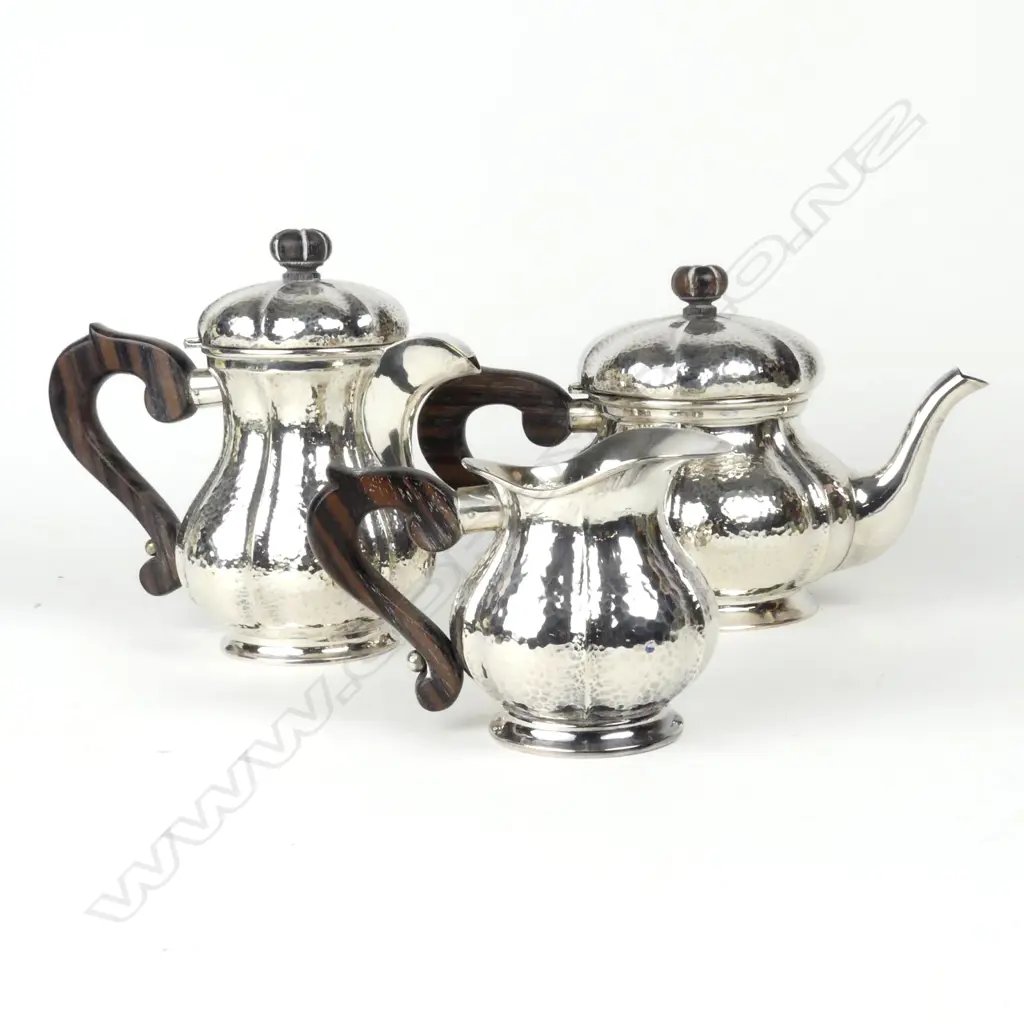 A three-piece Italian .800 silver tea set Image 1++