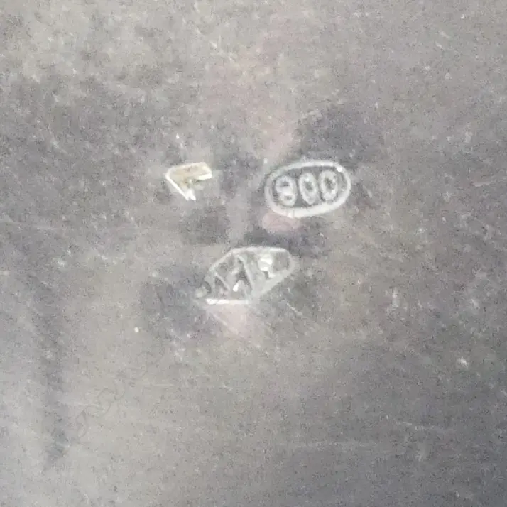 A three-piece Italian .800 silver tea set Image 1++