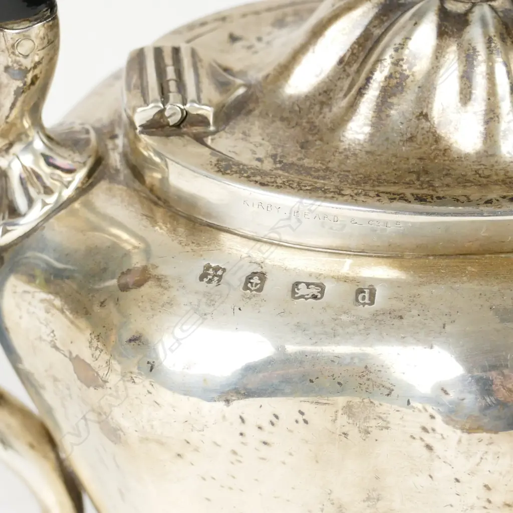 An Edwardian silver bachelor's teapot Image 1++