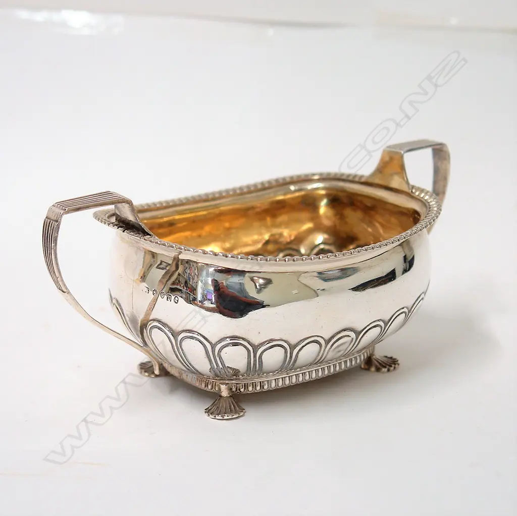 A George III silver sugar basin Image 1++