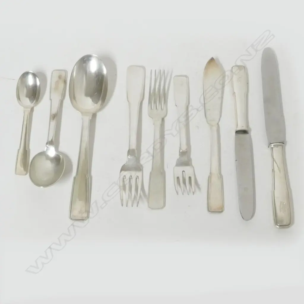An extensive 140 piece Italian Art Déco .800 silver table service by Ricci & C. S.p.A. Image 1++