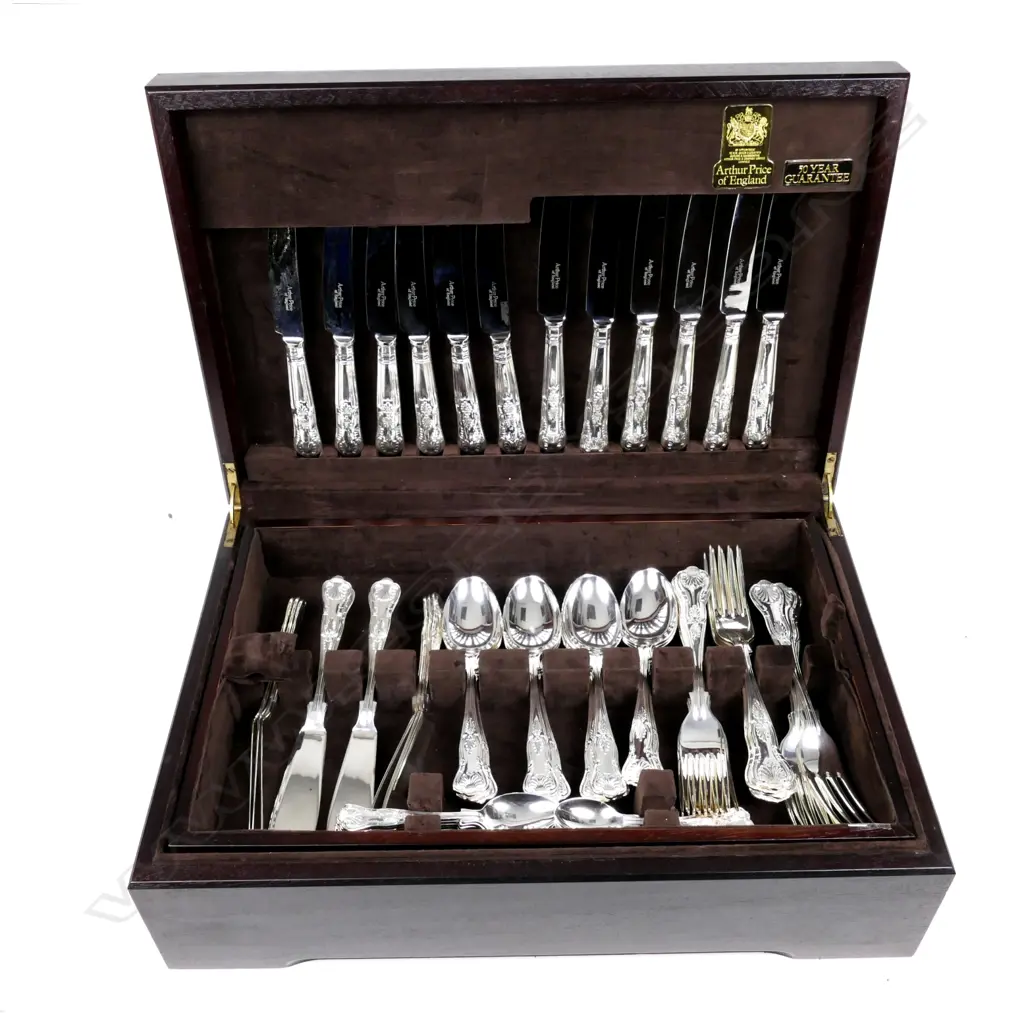 An English Arthur Price silver plate 12-piece double-struck King's pattern canteen of table cutlery Image 1++