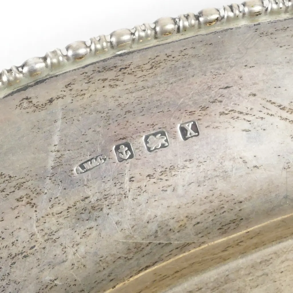 A large oval silver tray Image 1++