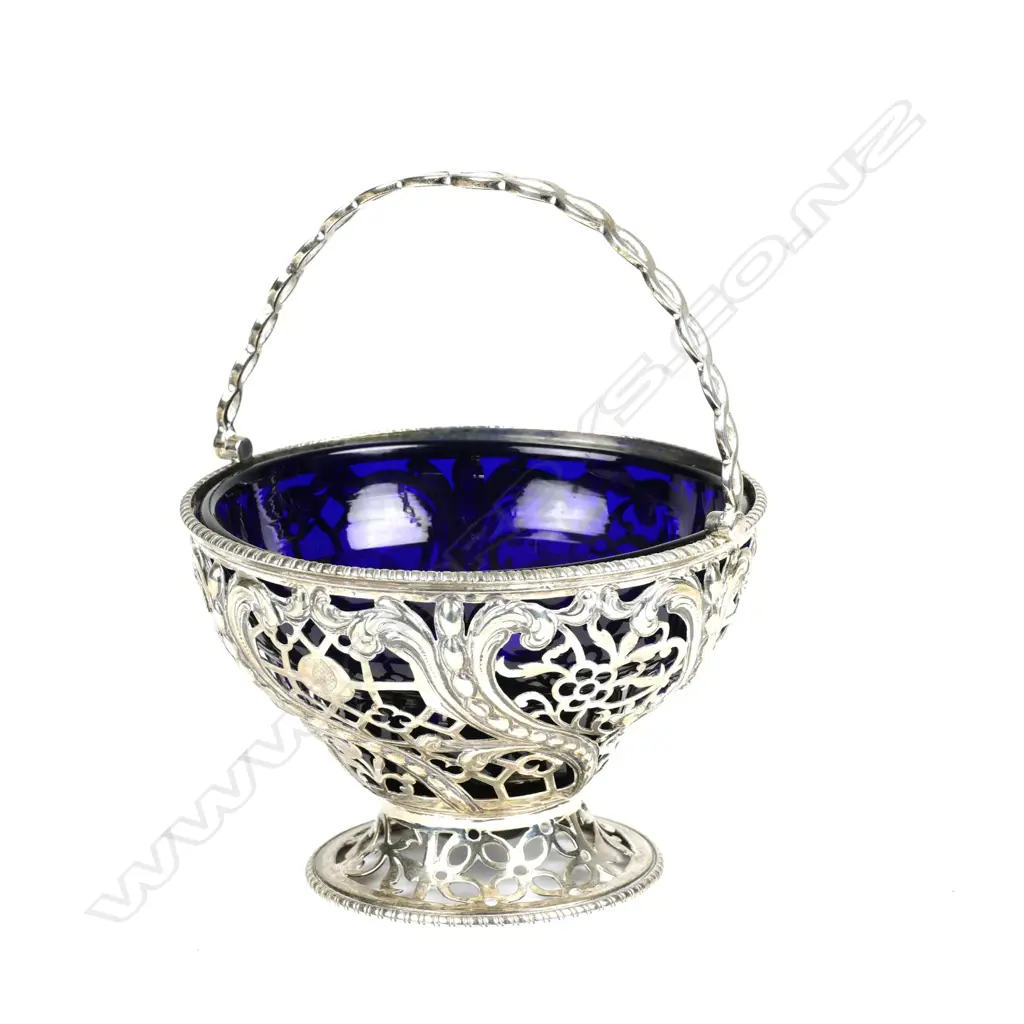 A George III silver sugar basket Image 1++