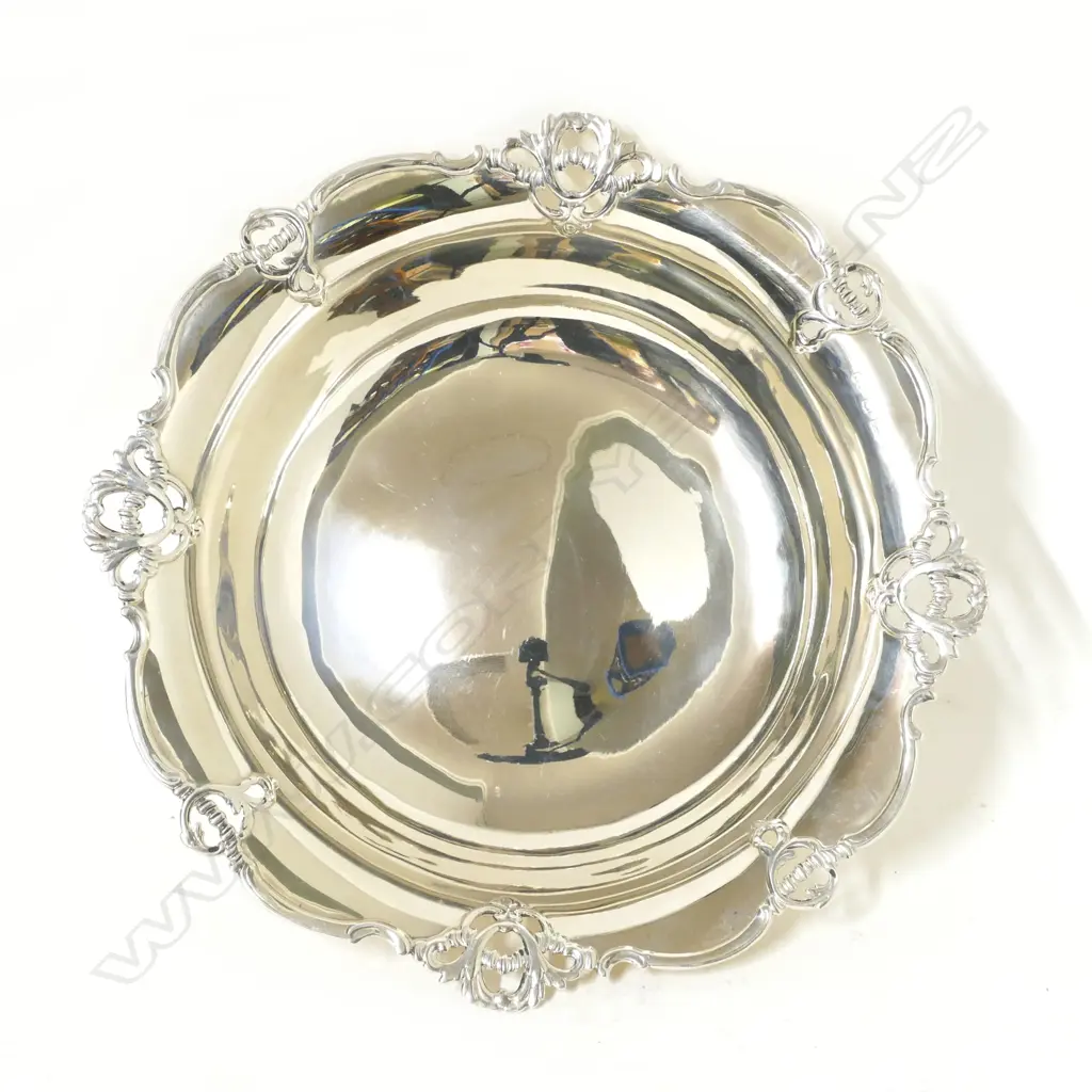 An early 1900s silver bowl Image 1++