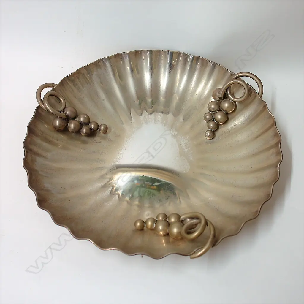 An early/mid-20thC large Italian silver table centrepiece bowl Image 1++
