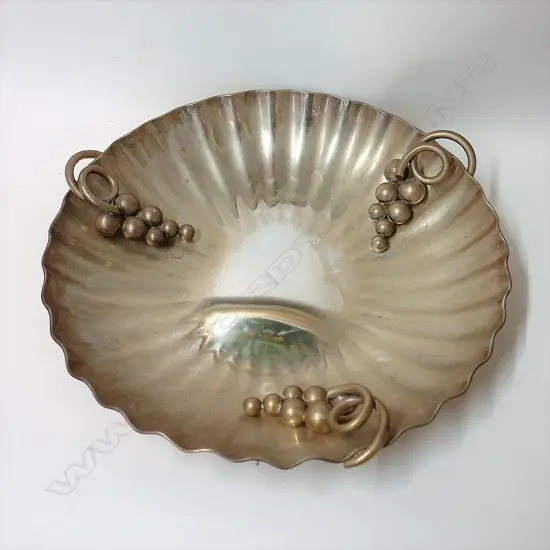 An early/mid-20thC large Italian silver table centrepiece bowl