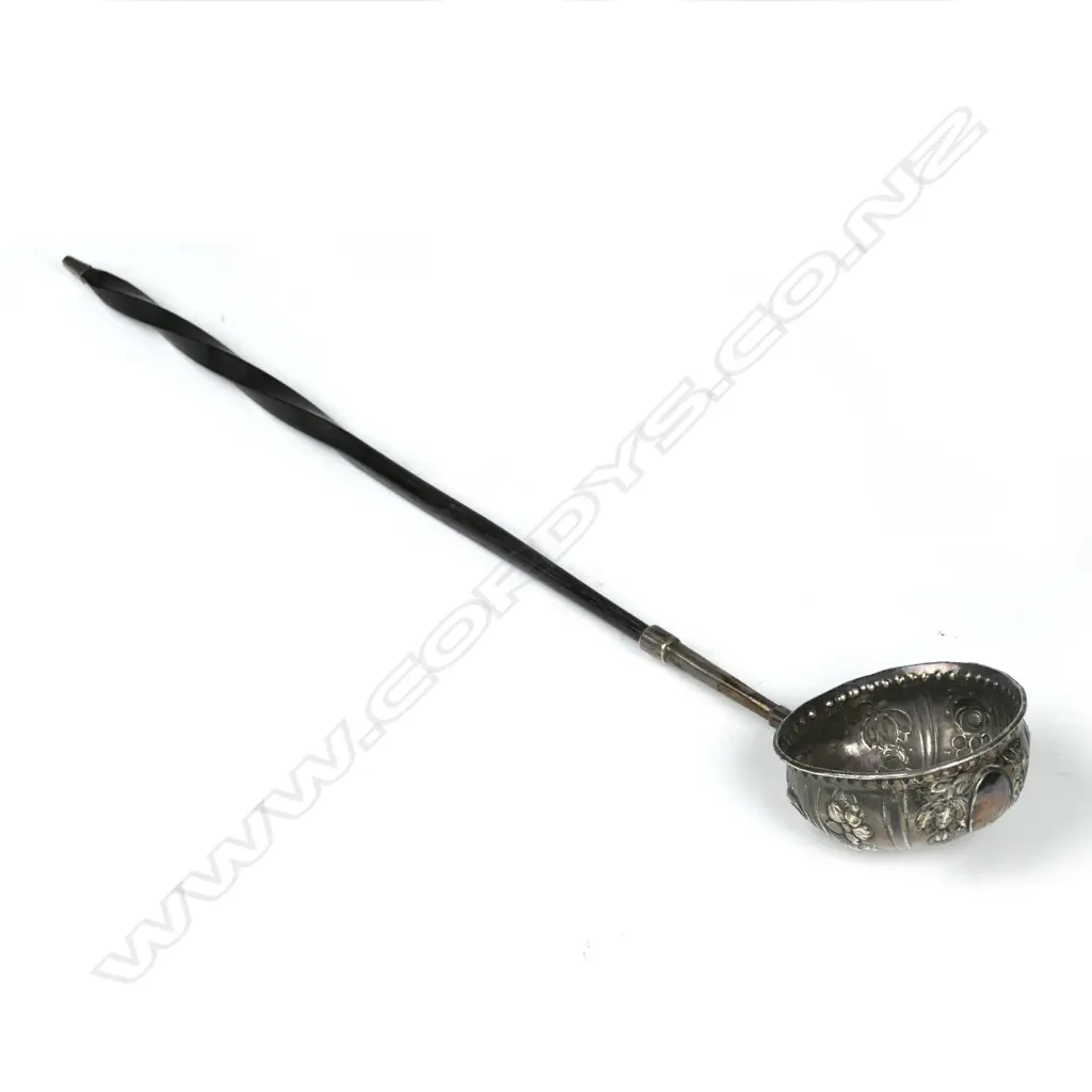 A Georgian silver toddy ladle Image 1++