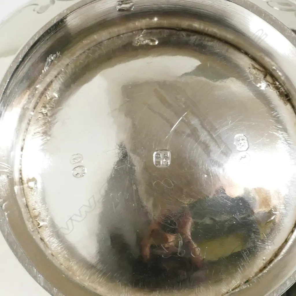 An early Victorian silver sugar bowl Image 1++