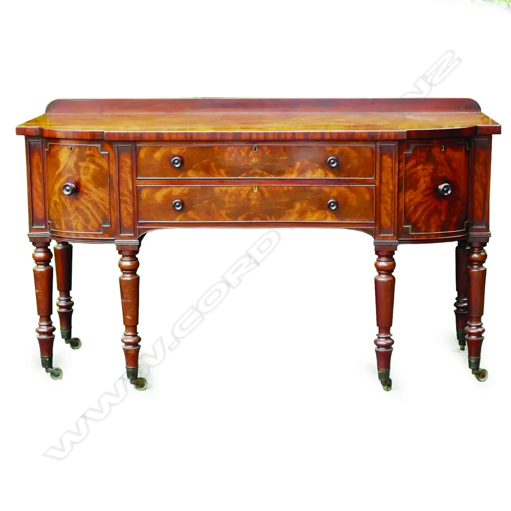 An elegant Regency mahogany sideboard Image 1++