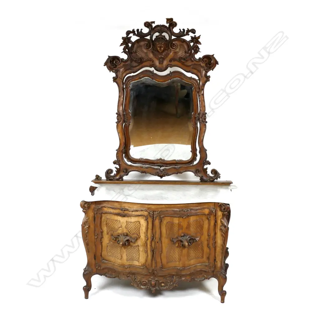 A rare and special 19thC Venetian rococo bedroom suite Image 1++