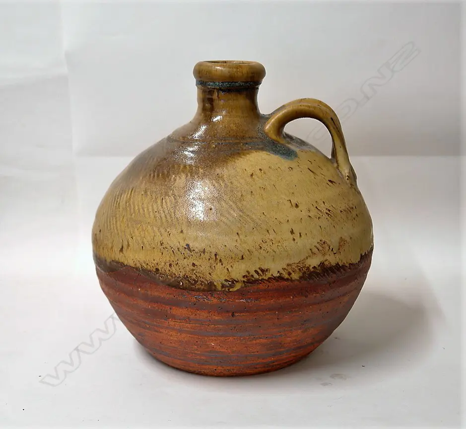 A large Len Castle spherical flagon Image 1++