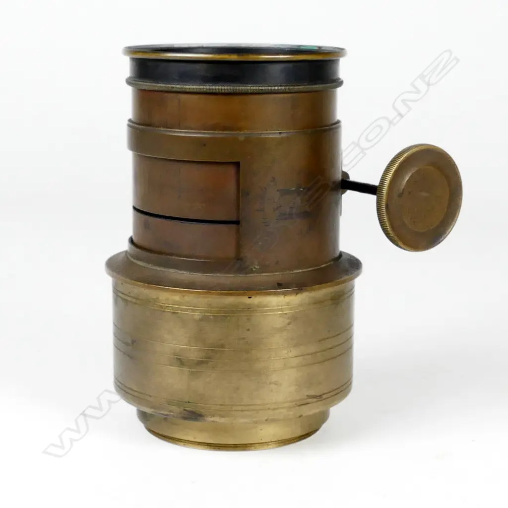 A c.1865 brass Gasc & Charconnet lens Image 1++