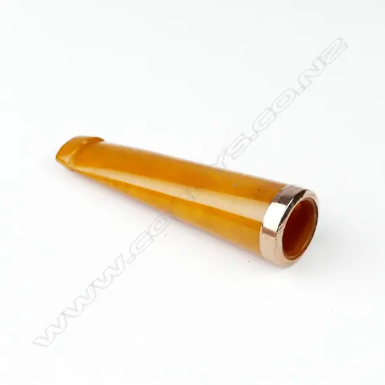 AMBER & 9CT CIGAR HOLDER