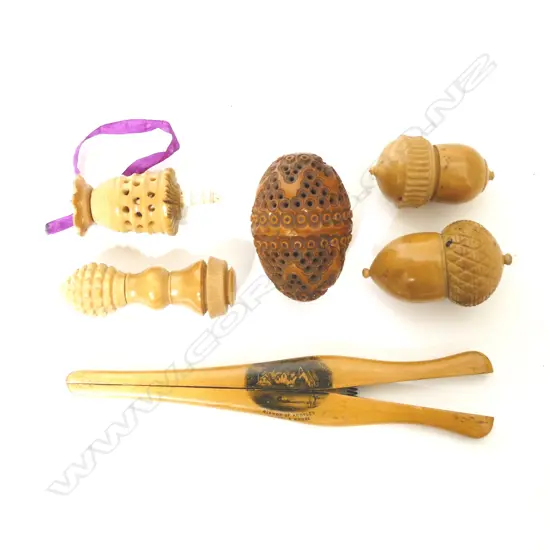 A collection of six antique sewing accessories
